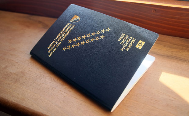 Отказују летовања због пасоша! 